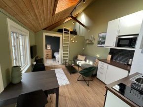 Cozy backyard apartment